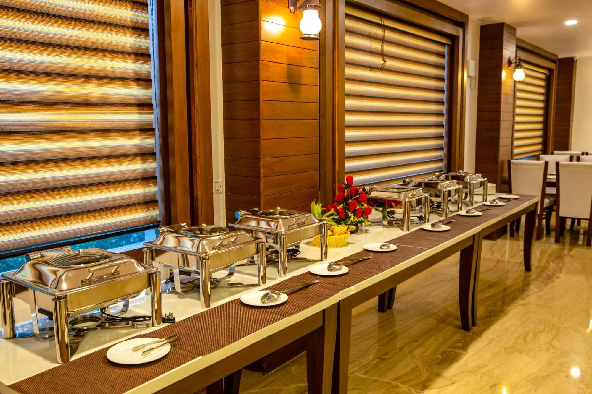 Spree Hotel Agra - Walking Distance To Tajmahal Εξωτερικό φωτογραφία