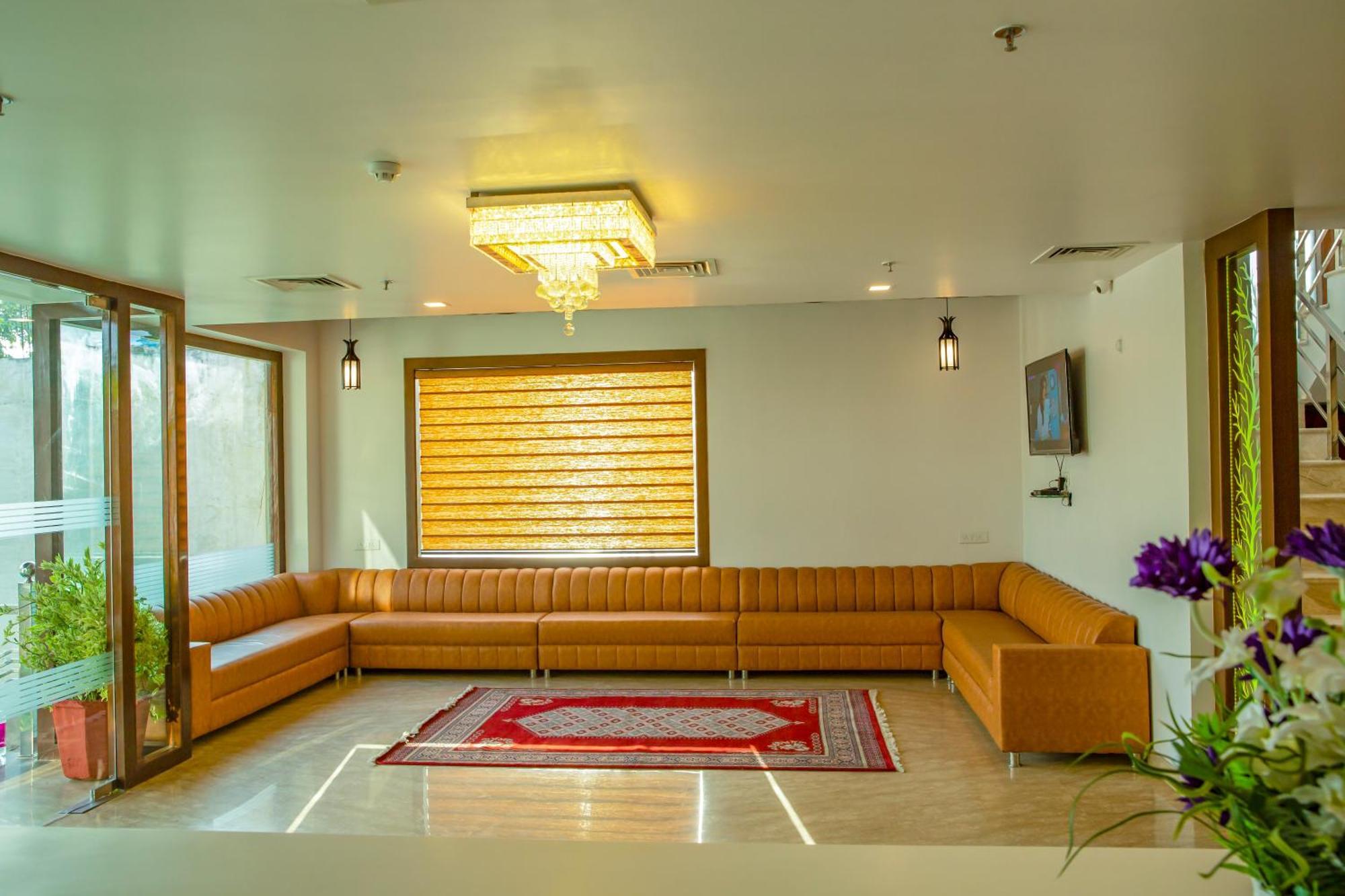 Spree Hotel Agra - Walking Distance To Tajmahal Εξωτερικό φωτογραφία