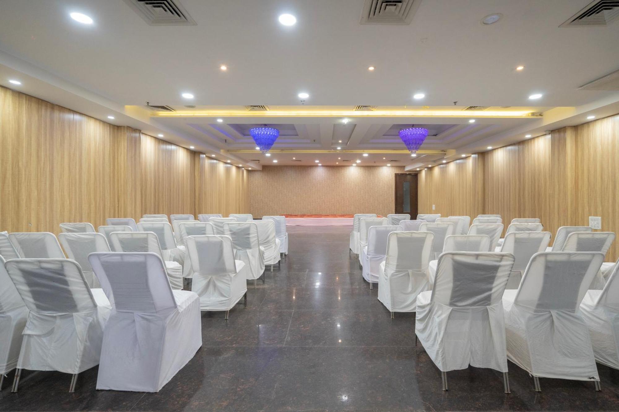 Spree Hotel Agra - Walking Distance To Tajmahal Εξωτερικό φωτογραφία