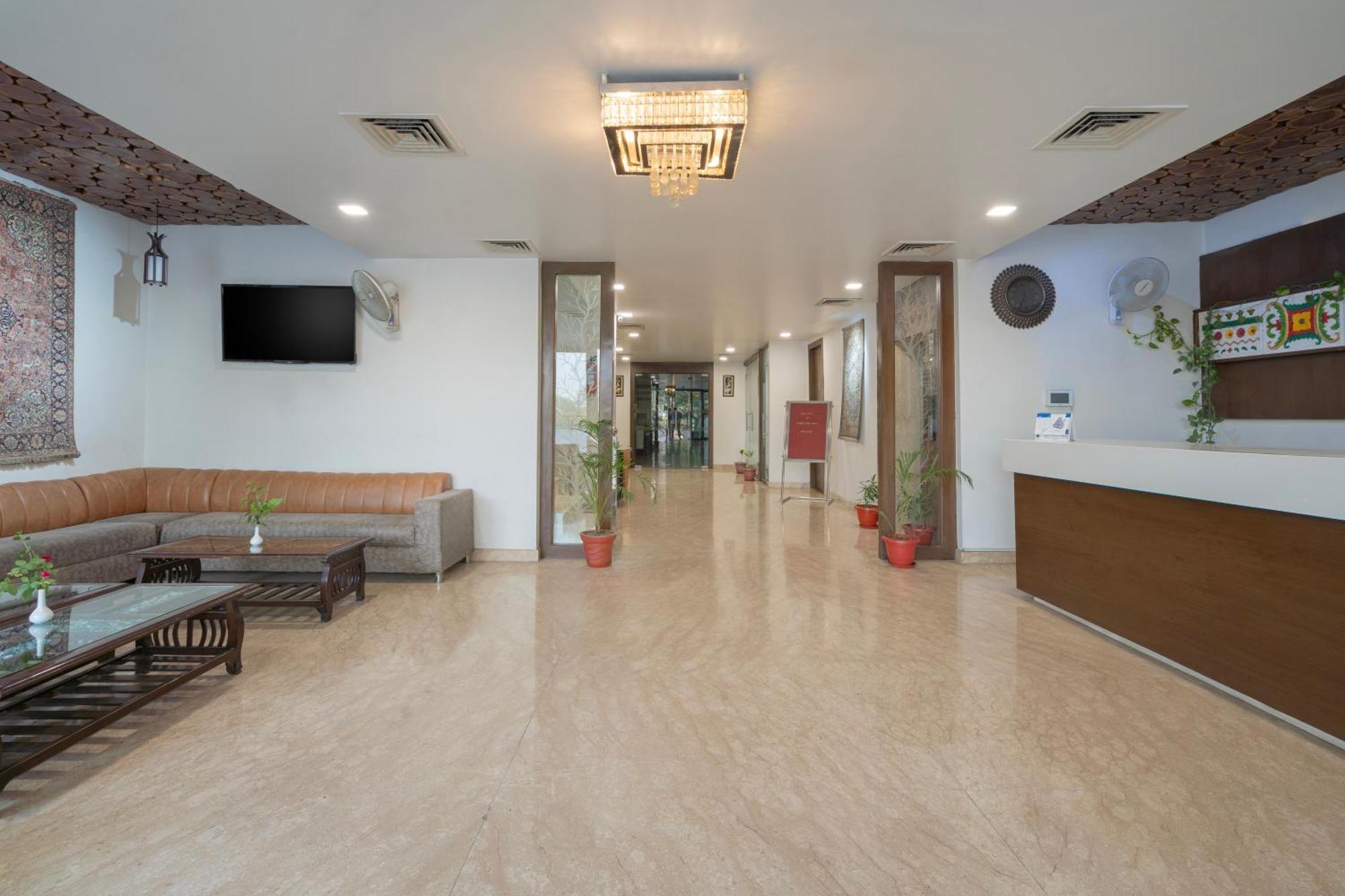 Spree Hotel Agra - Walking Distance To Tajmahal Εξωτερικό φωτογραφία