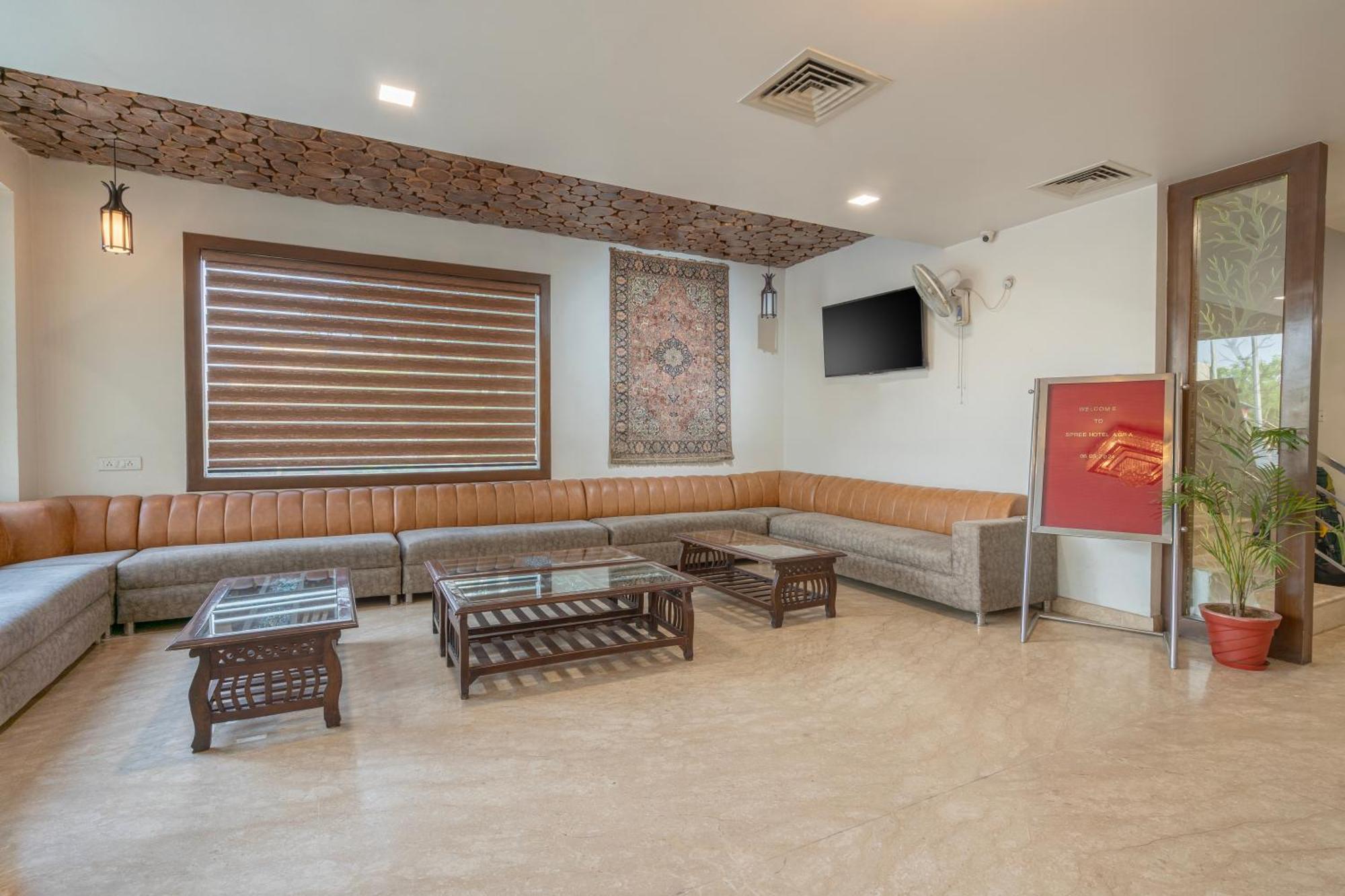 Spree Hotel Agra - Walking Distance To Tajmahal Εξωτερικό φωτογραφία
