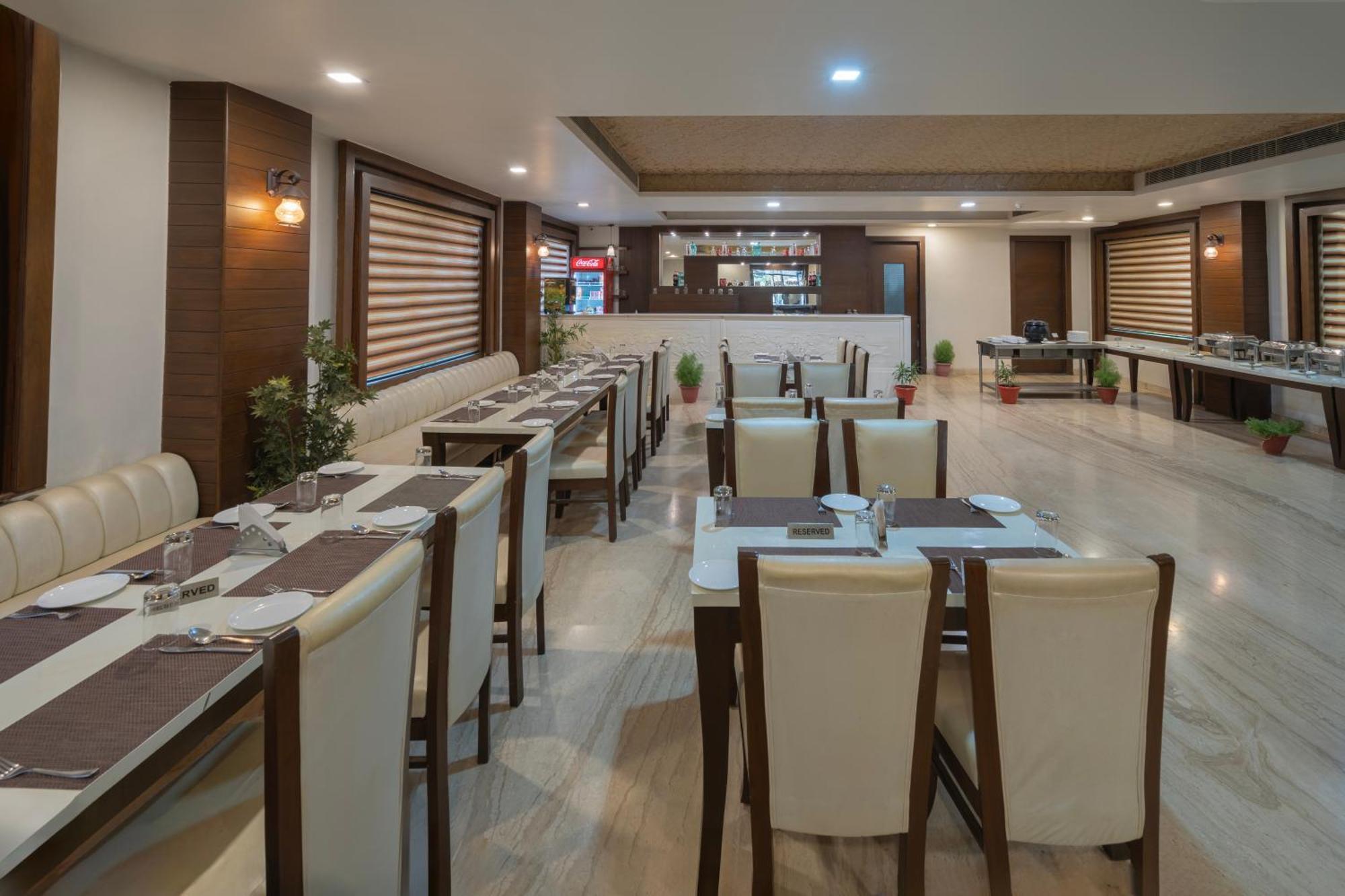 Spree Hotel Agra - Walking Distance To Tajmahal Εξωτερικό φωτογραφία