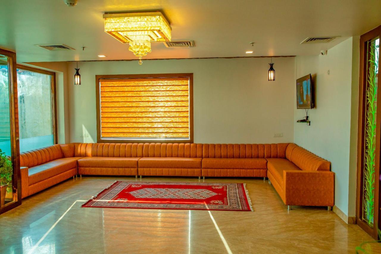 Spree Hotel Agra - Walking Distance To Tajmahal Εξωτερικό φωτογραφία