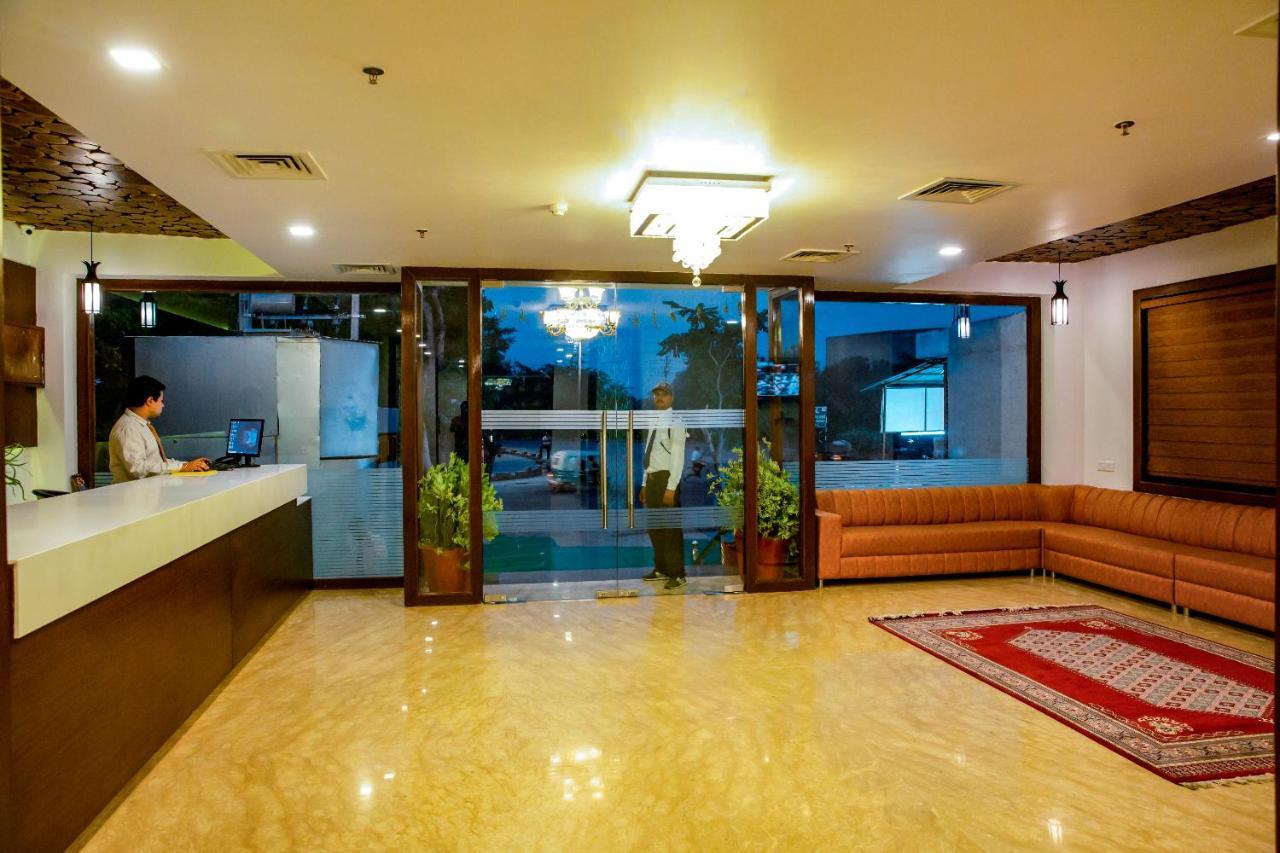 Spree Hotel Agra - Walking Distance To Tajmahal Εξωτερικό φωτογραφία
